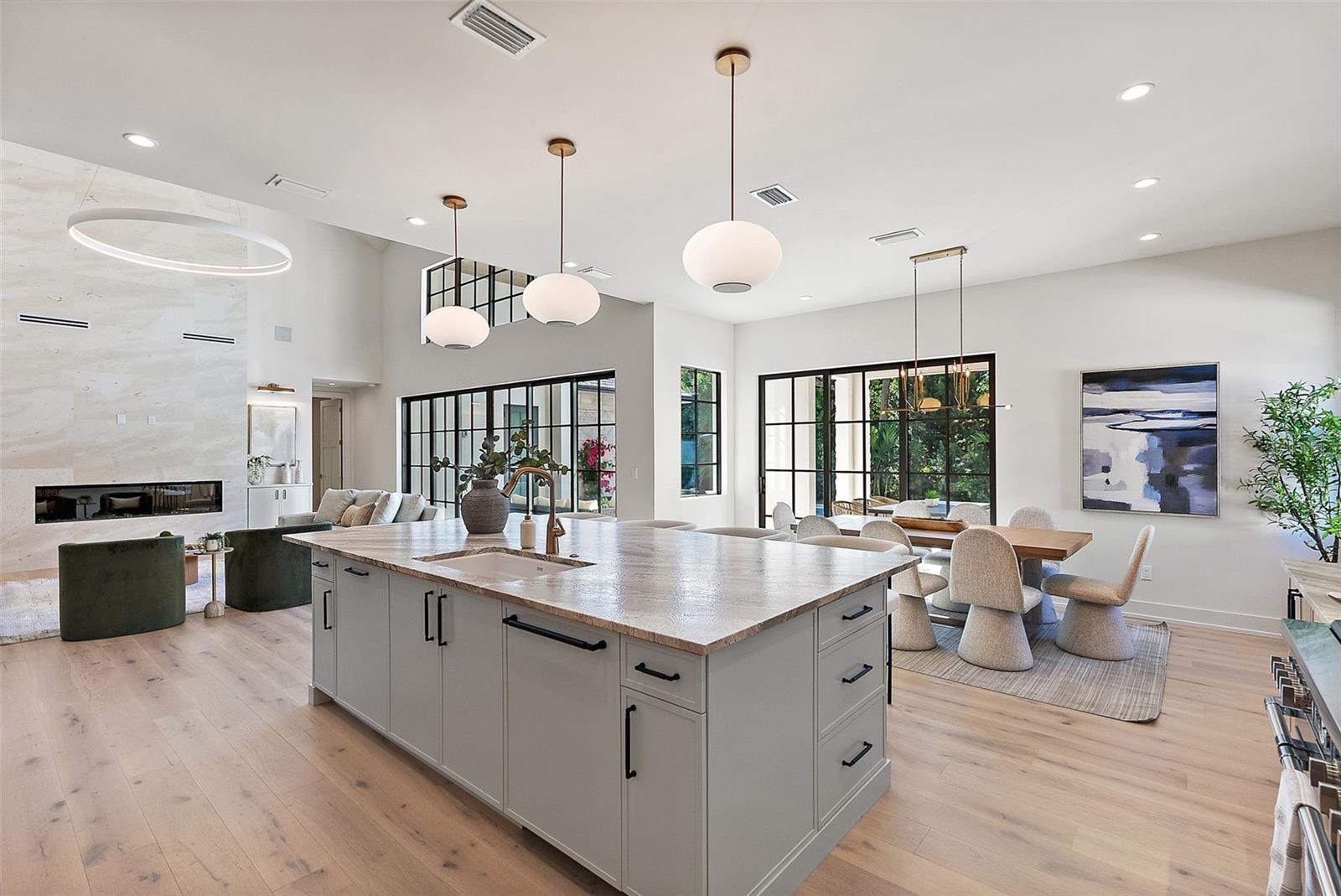 Image 13 of 70 For 924 42nd Avenue N