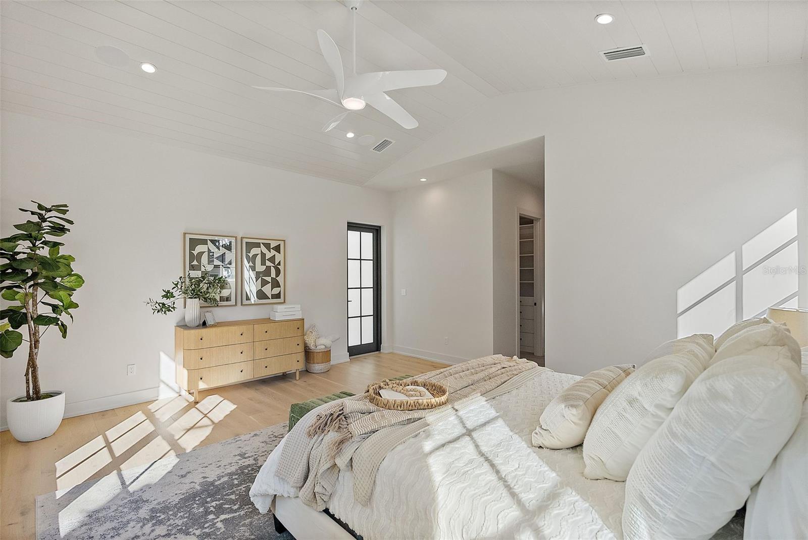 Image 23 of 70 For 924 42nd Avenue N