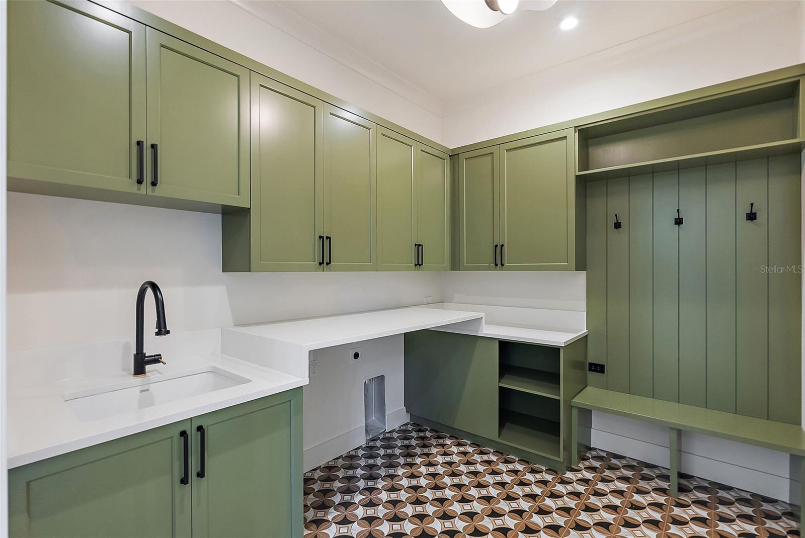 Image 32 of 70 For 924 42nd Avenue N