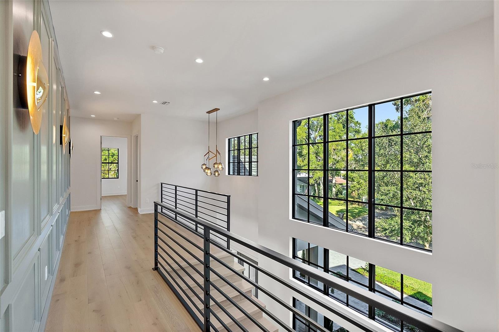 Image 37 of 70 For 924 42nd Avenue N