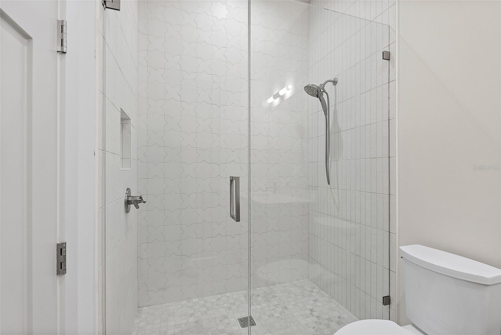 Image 43 of 70 For 924 42nd Avenue N