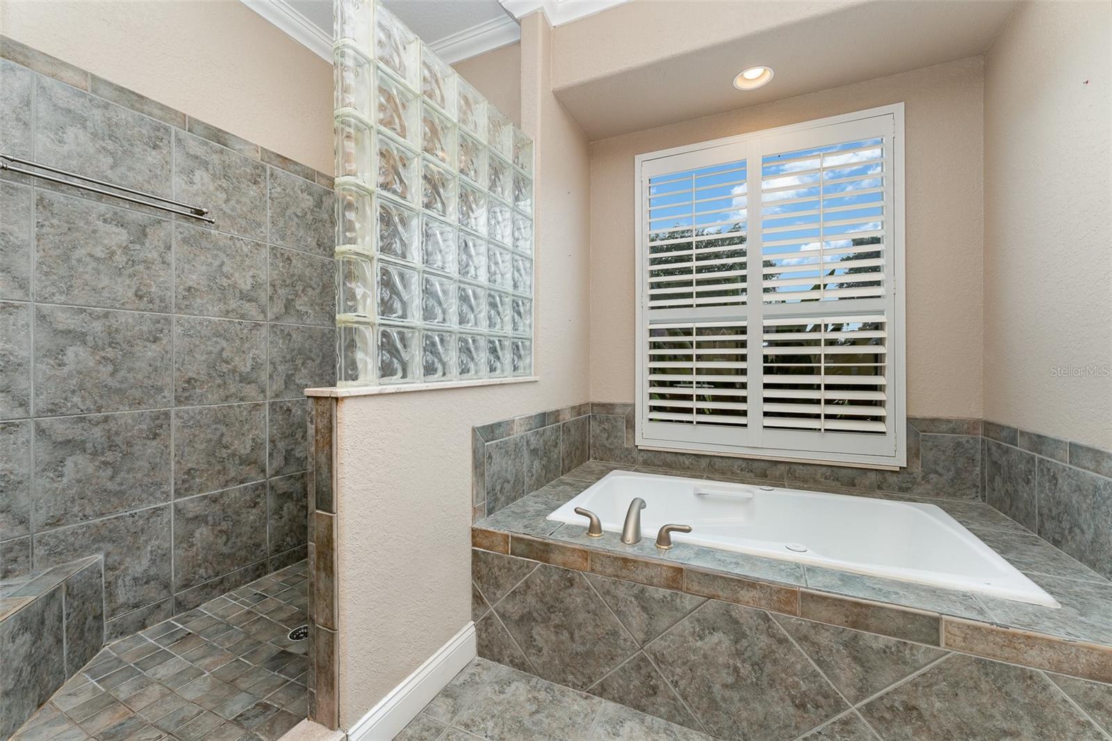 Image 25 of 43 For 629 Orange Valley Lane