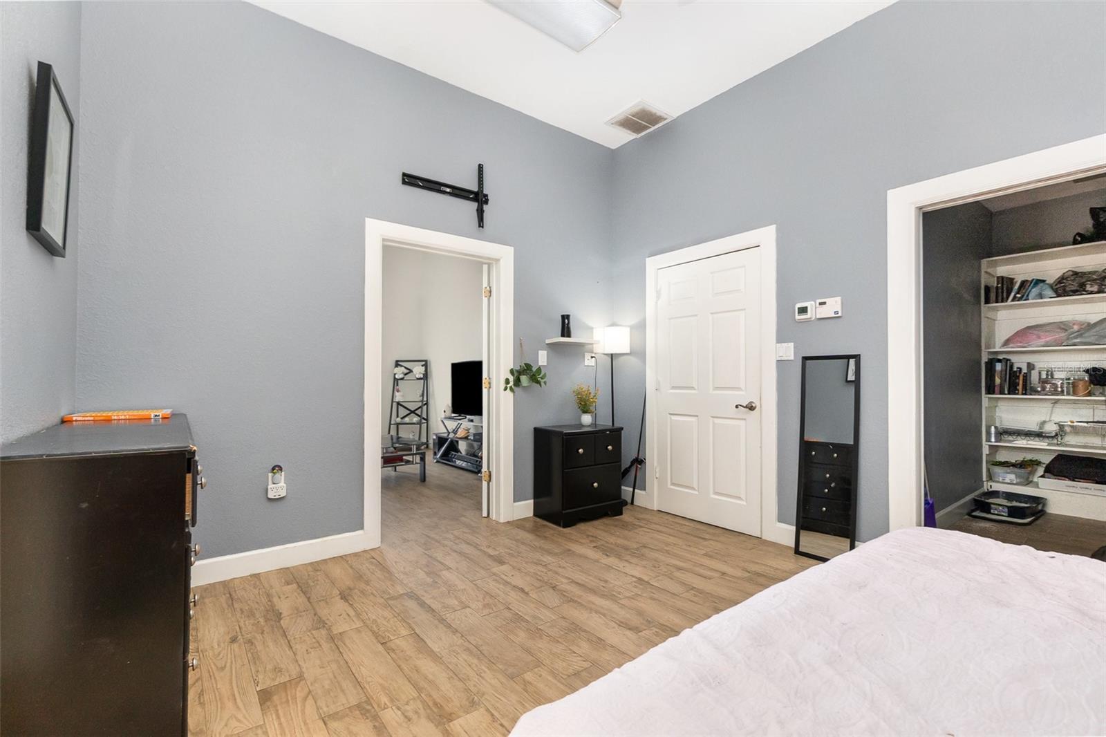 Image 31 of 43 For 629 Orange Valley Lane