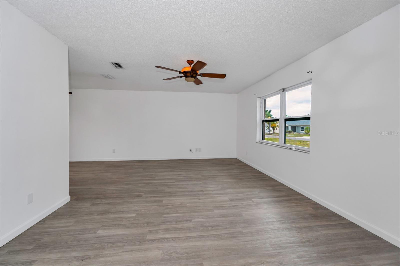Image 13 of 60 For 2063 Ridgecrest Drive