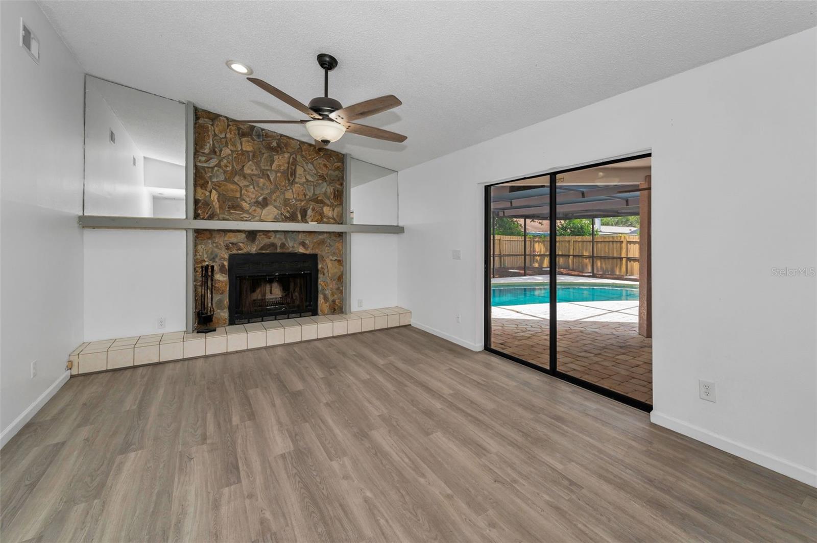 Image 24 of 60 For 2063 Ridgecrest Drive