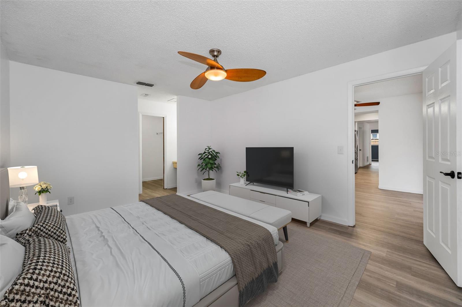 Image 31 of 60 For 2063 Ridgecrest Drive