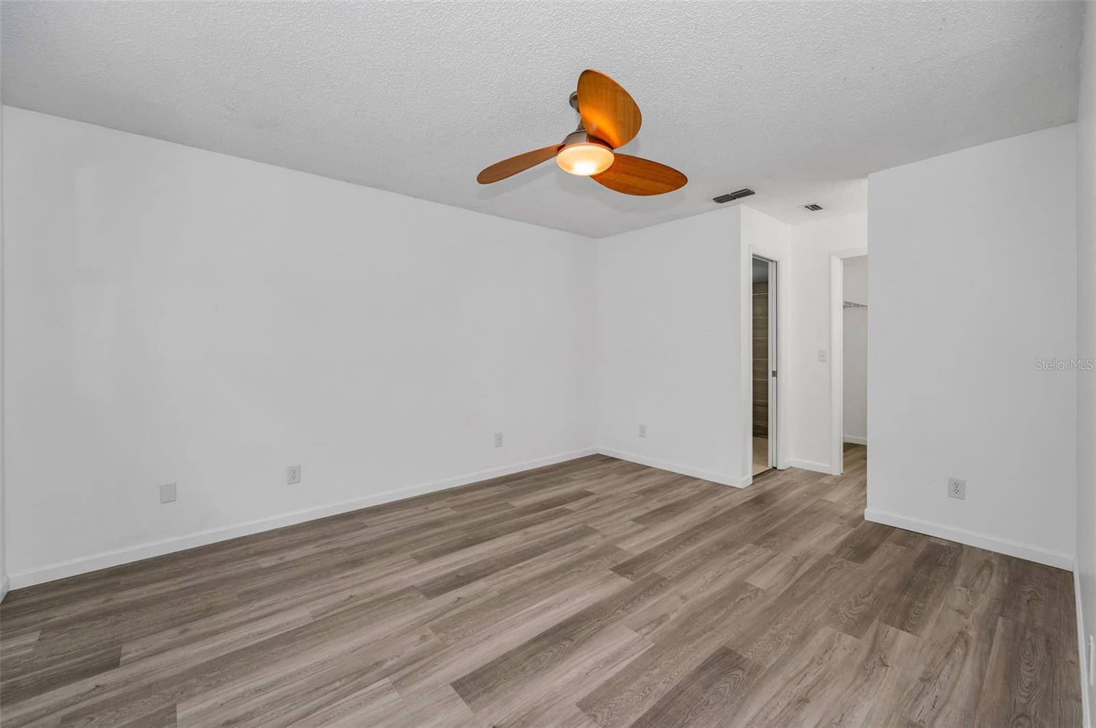 Image 33 of 60 For 2063 Ridgecrest Drive