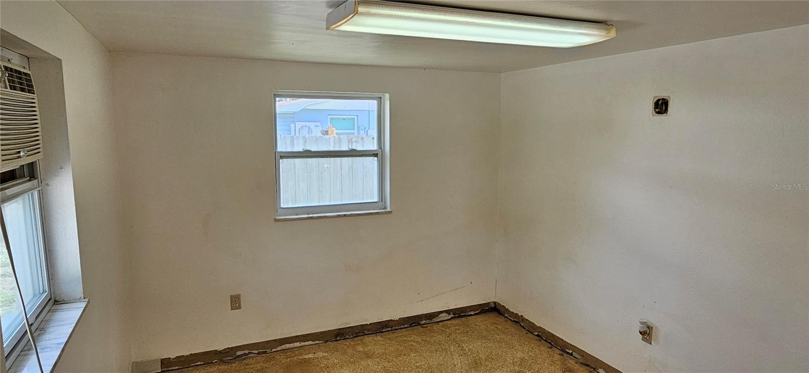 Listing photo id 9 for 4754 17th Street