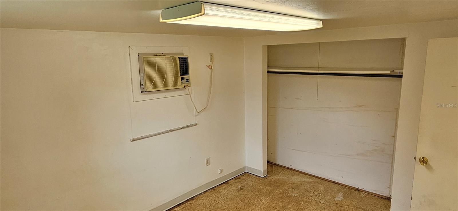 Listing photo id 11 for 4754 17th Street