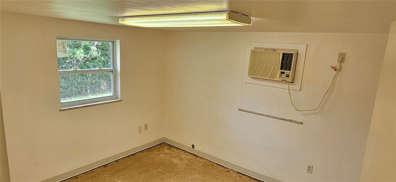 Listing photo id 12 for 4754 17th Street