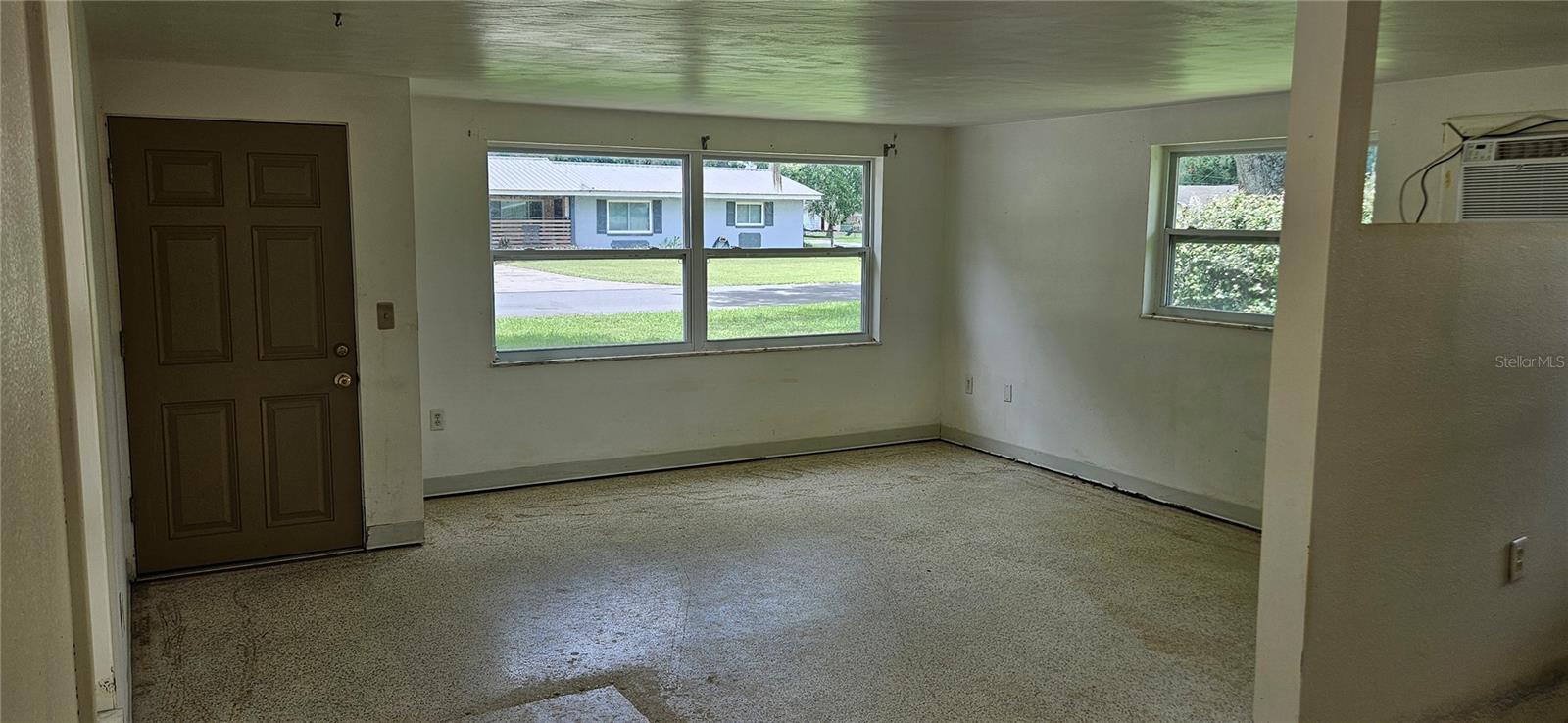 Listing photo id 5 for 4754 17th Street