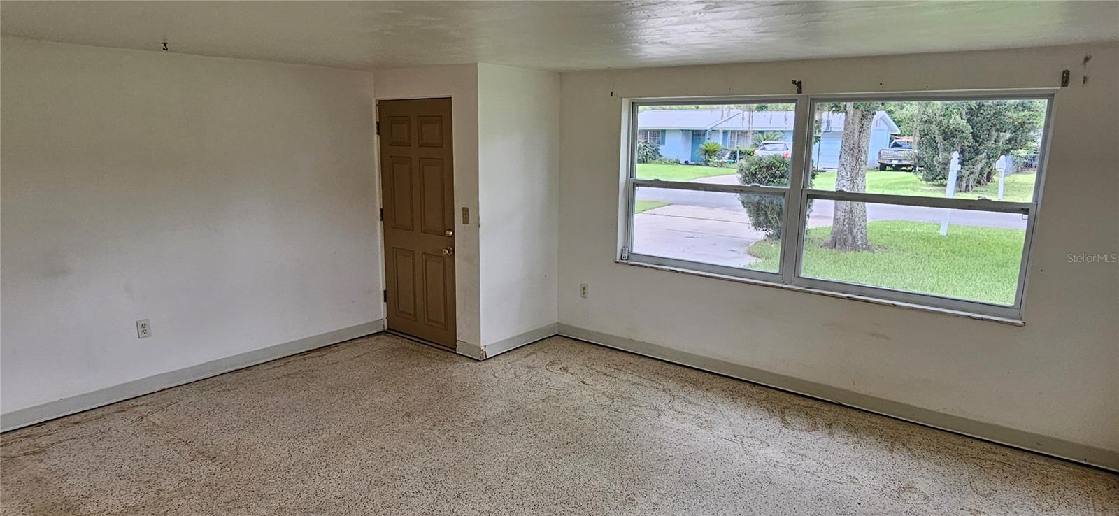 Listing photo id 6 for 4754 17th Street