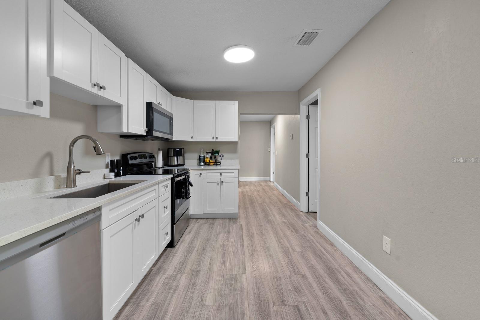 Image 6 of 23 For 4218 Cayuga Street