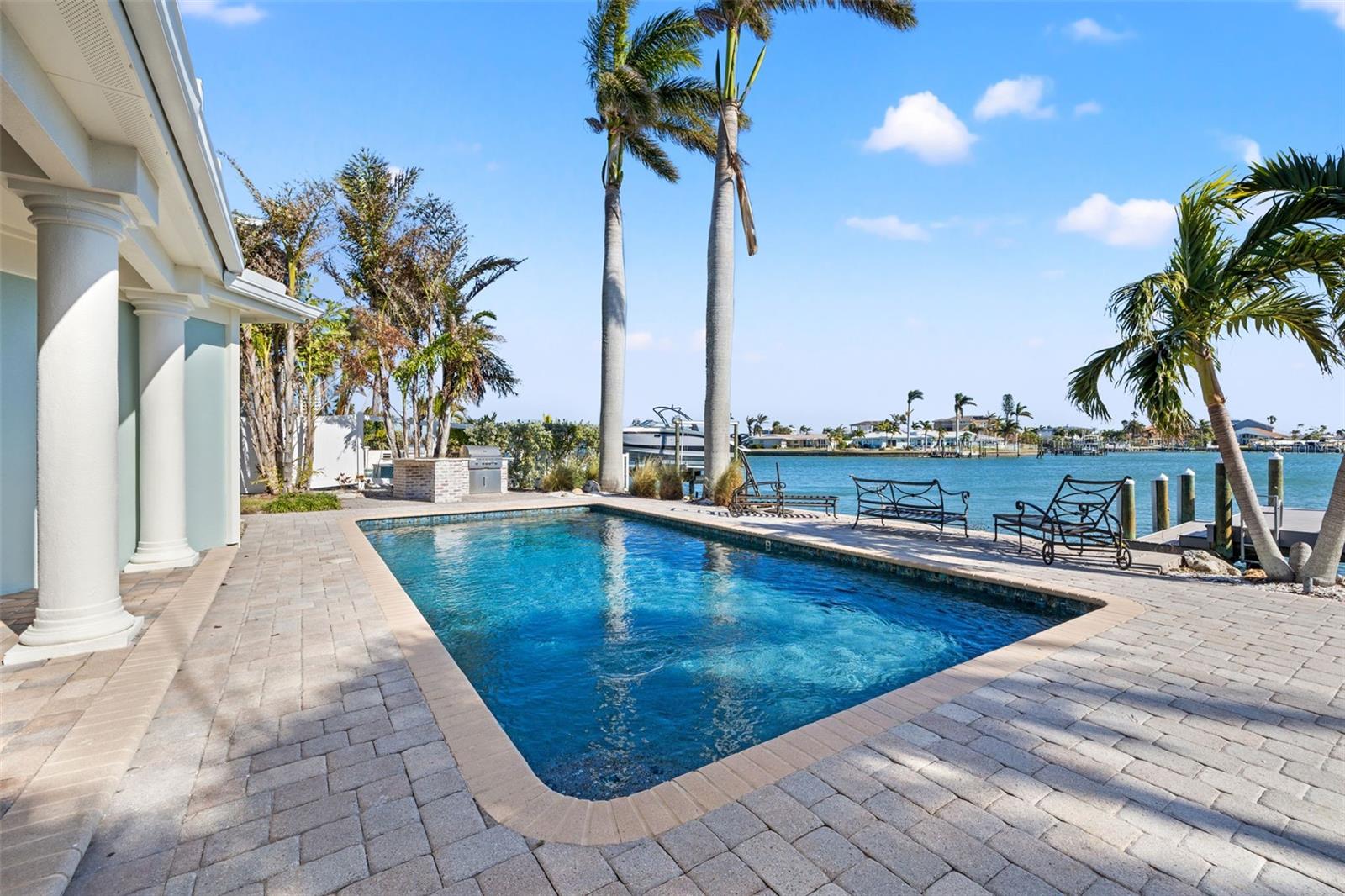 Image 3 of 19 For 17077 Dolphin Drive
