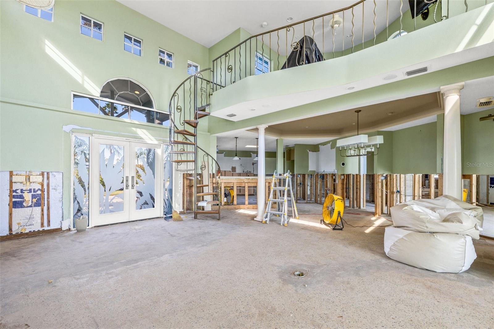 Image 6 of 19 For 17077 Dolphin Drive