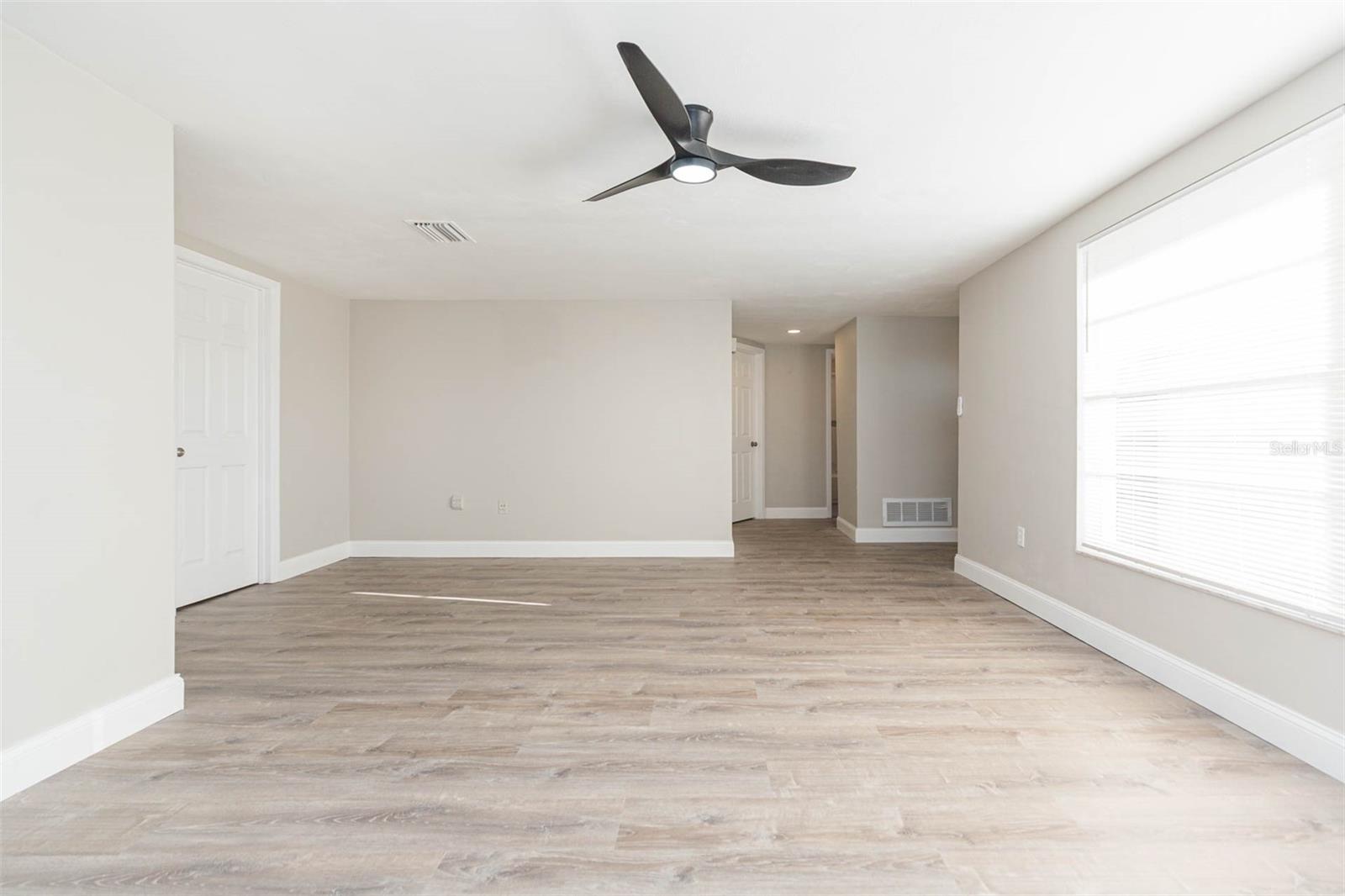 Image 10 of 43 For 11034 Tamarix Avenue