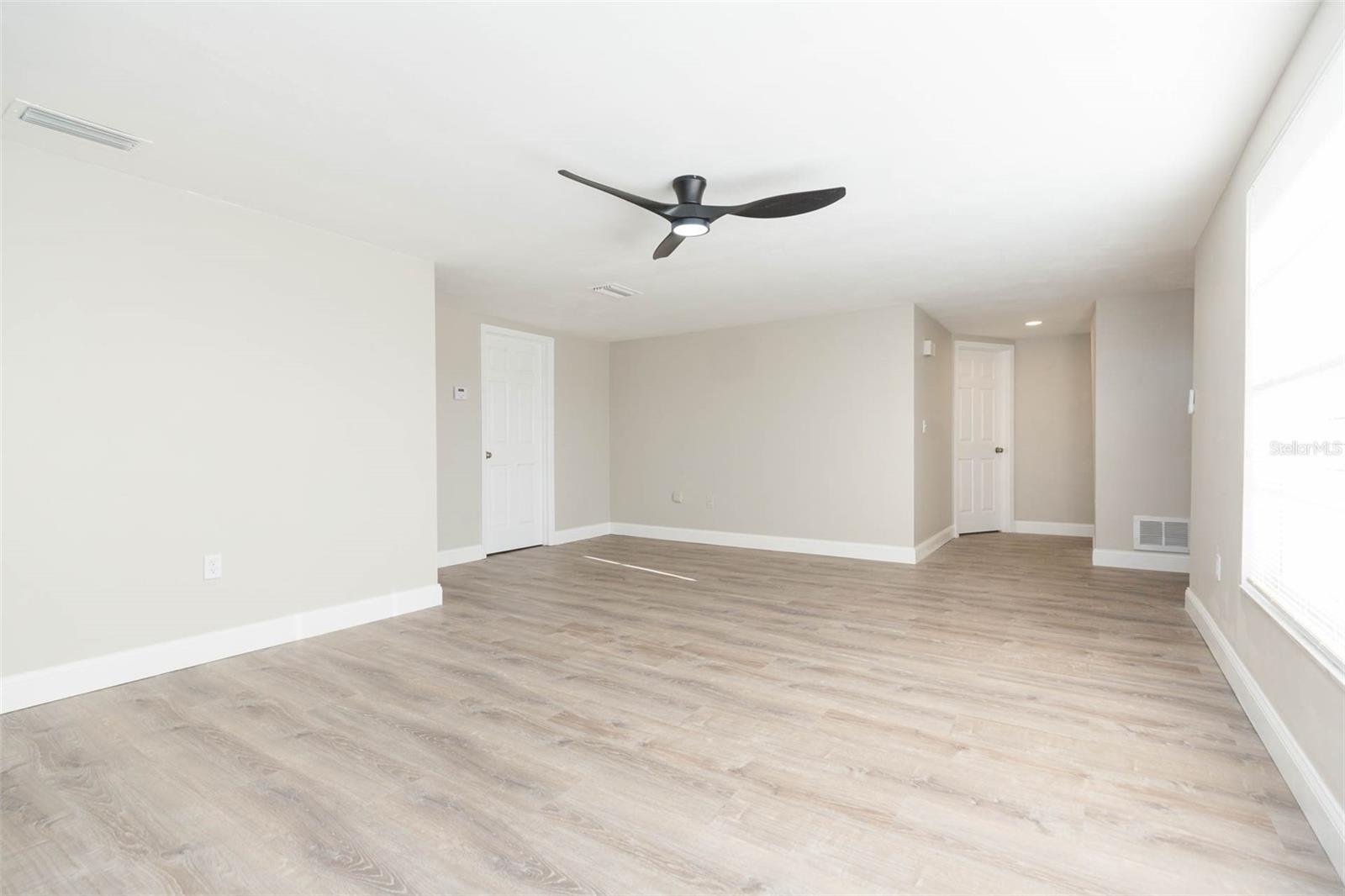 Image 11 of 43 For 11034 Tamarix Avenue