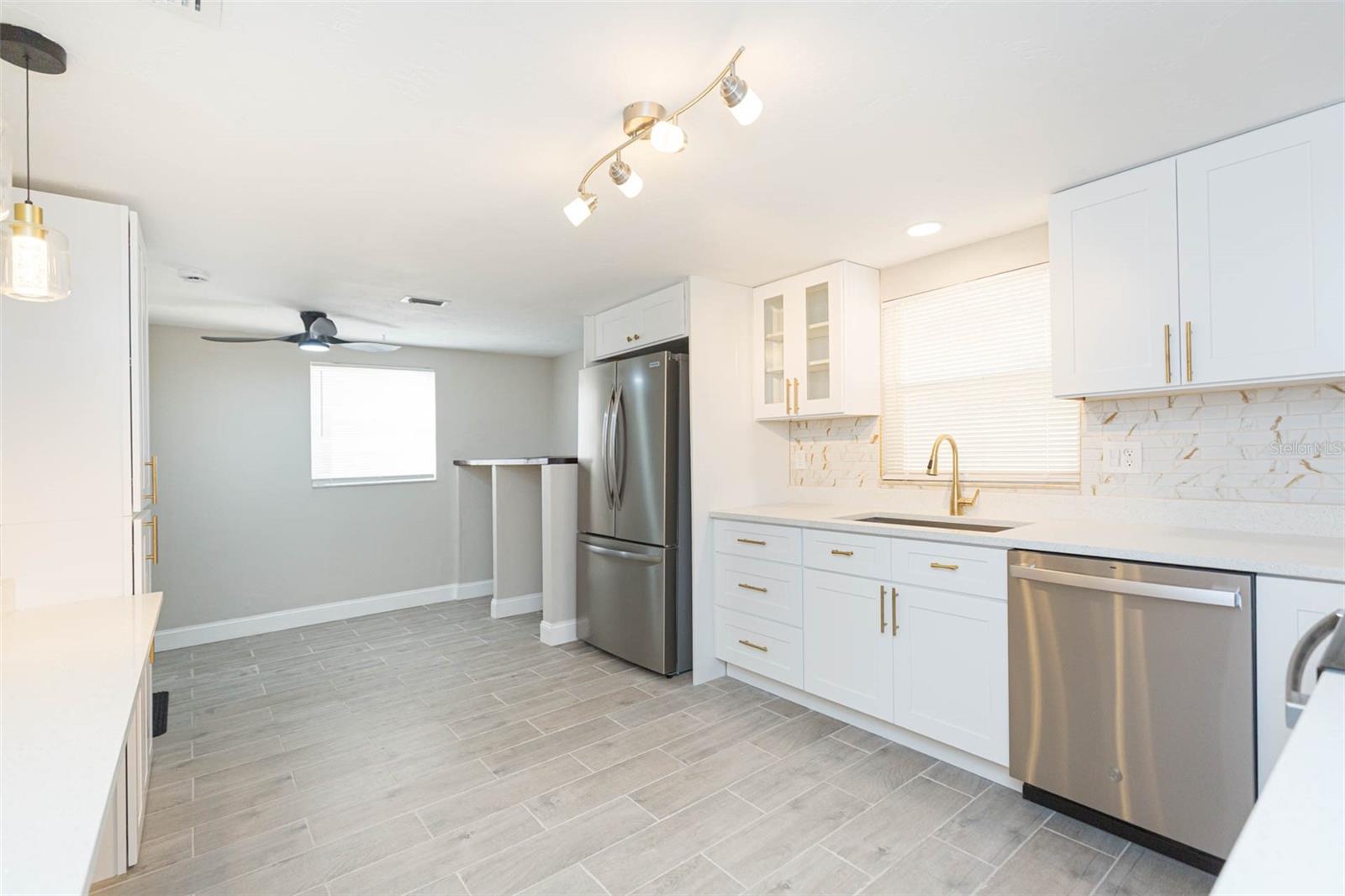 Image 12 of 43 For 11034 Tamarix Avenue