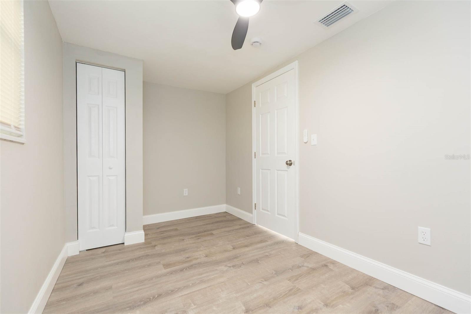 Image 19 of 43 For 11034 Tamarix Avenue