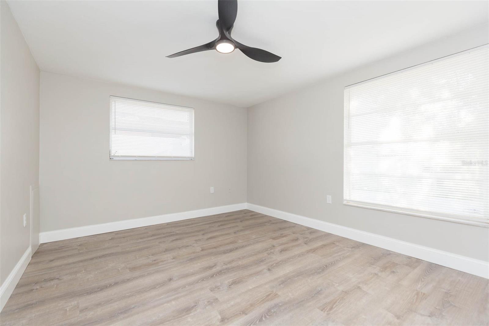 Image 20 of 43 For 11034 Tamarix Avenue