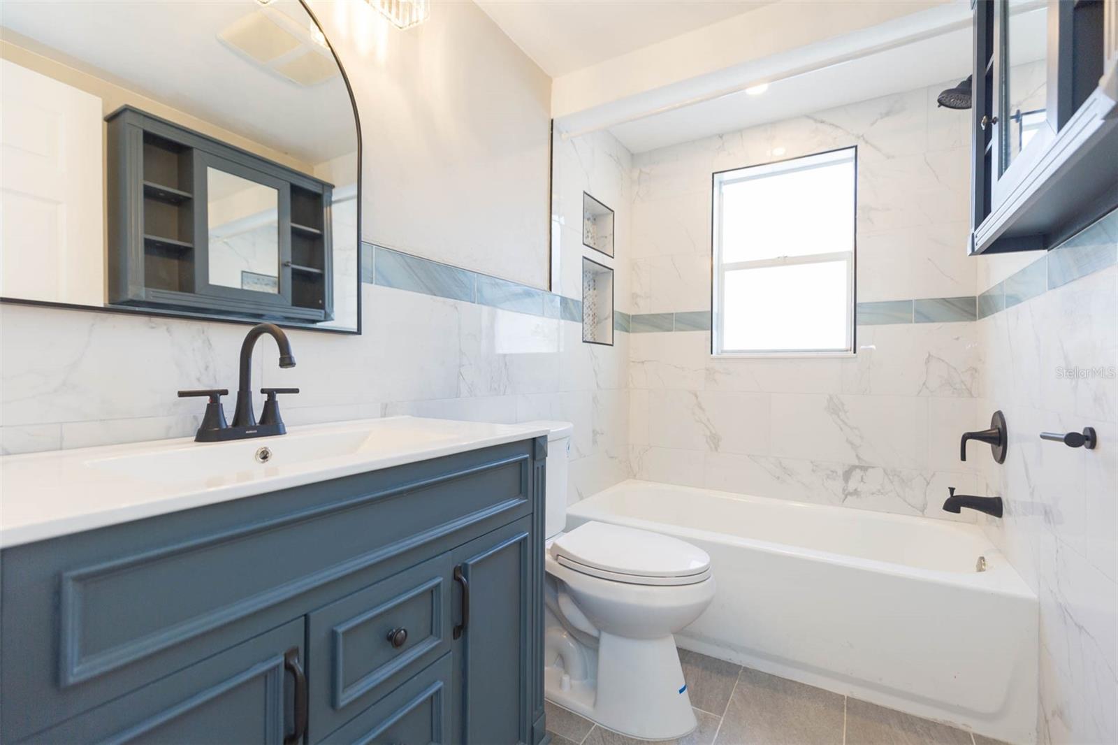 Image 22 of 43 For 11034 Tamarix Avenue
