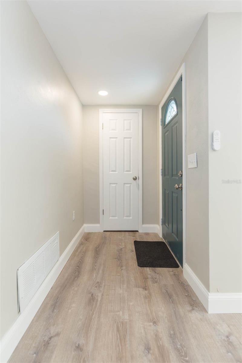 Image 4 of 43 For 11034 Tamarix Avenue