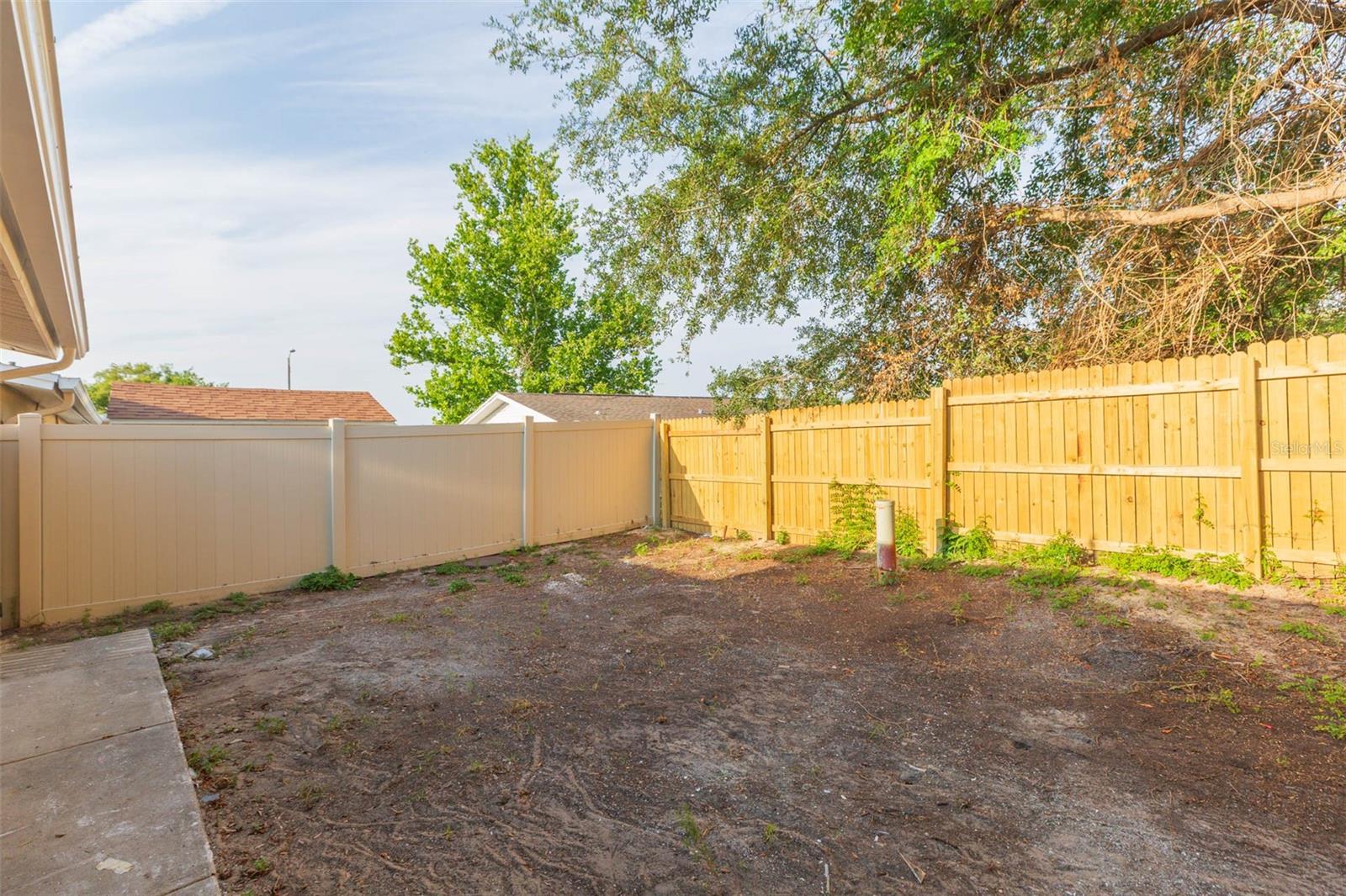 Image 40 of 43 For 11034 Tamarix Avenue