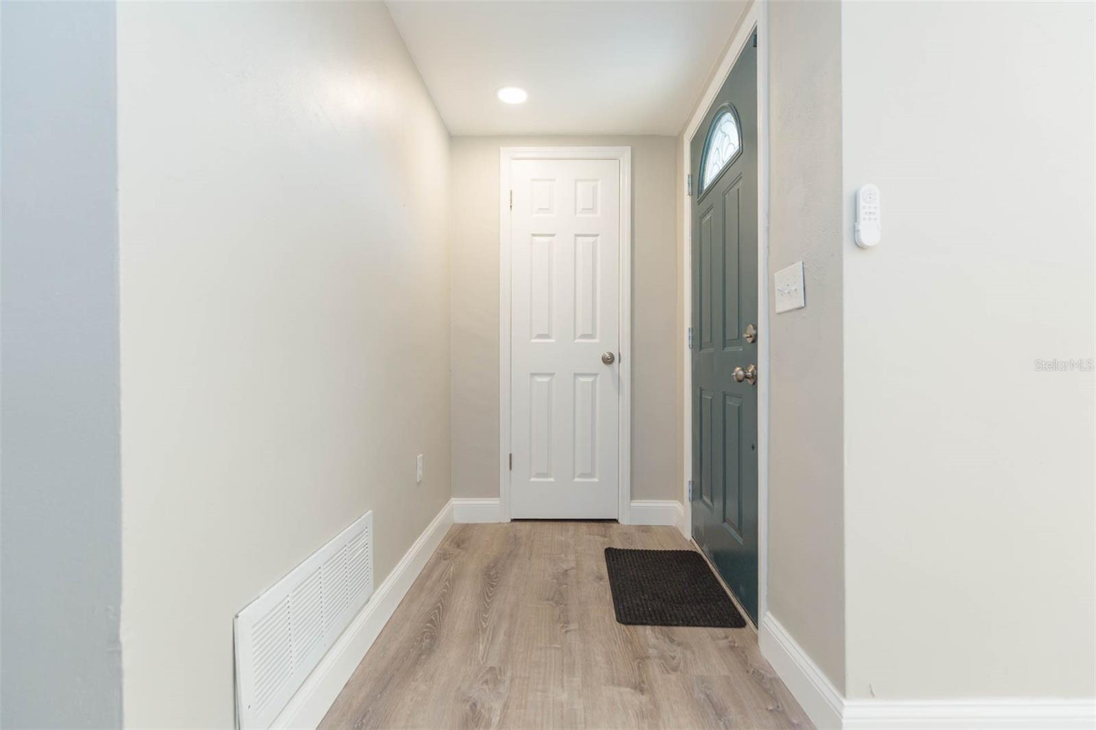 Image 5 of 43 For 11034 Tamarix Avenue