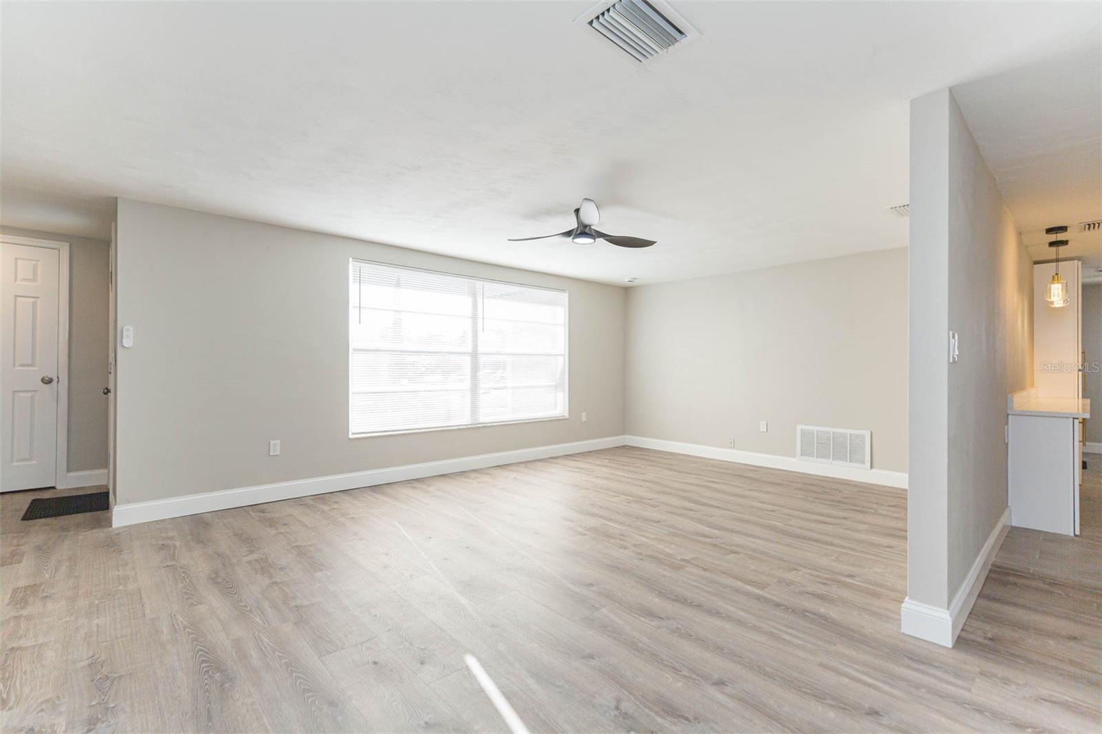 Image 8 of 43 For 11034 Tamarix Avenue