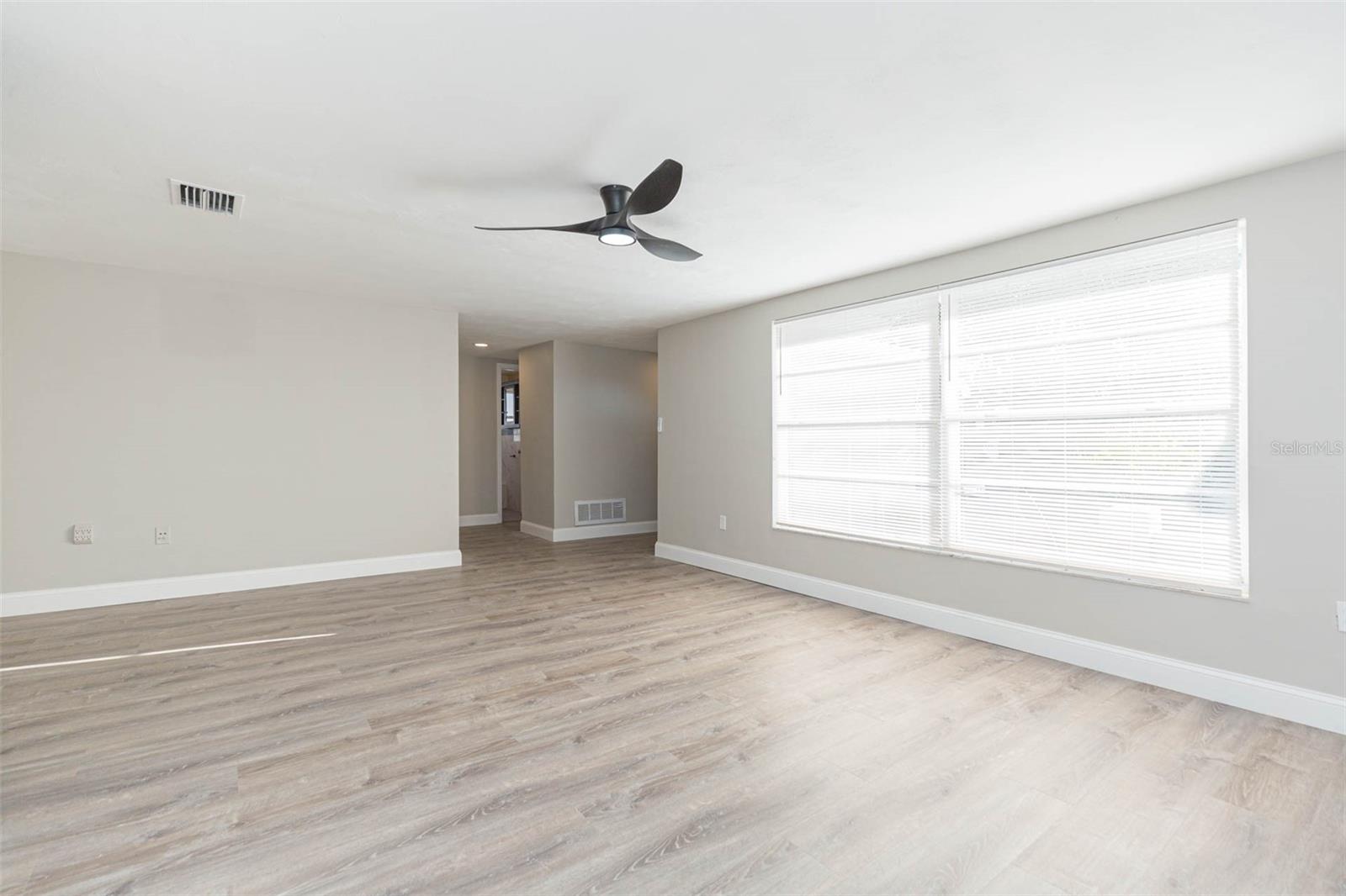 Image 9 of 43 For 11034 Tamarix Avenue