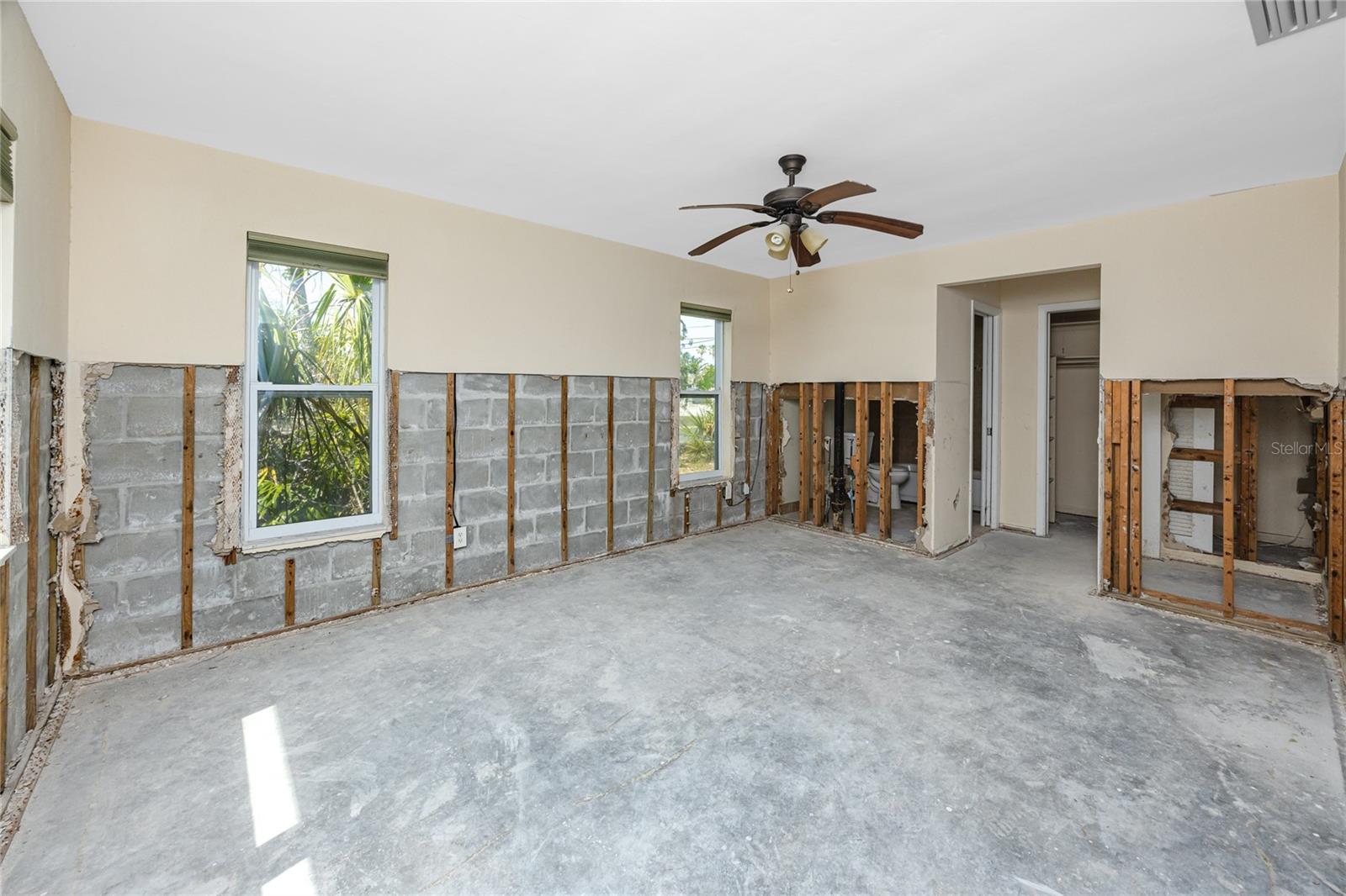 Listing photo id 19 for 11465 7th Street E