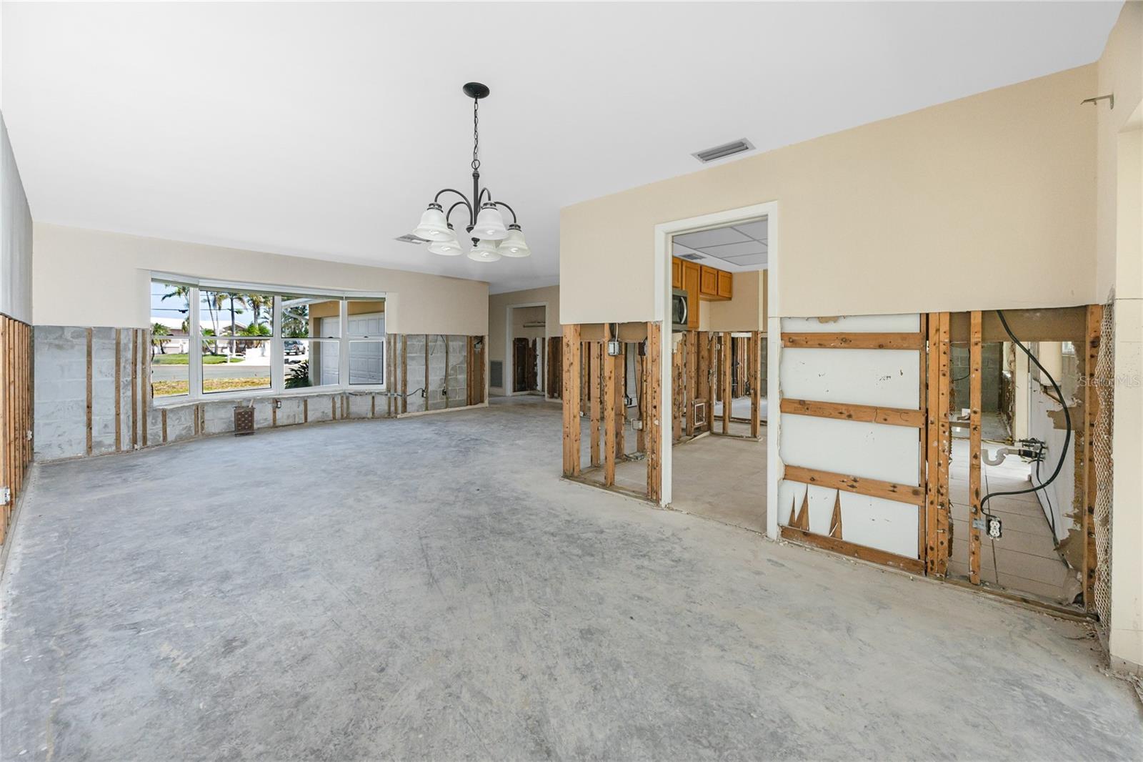Listing photo id 22 for 11465 7th Street E