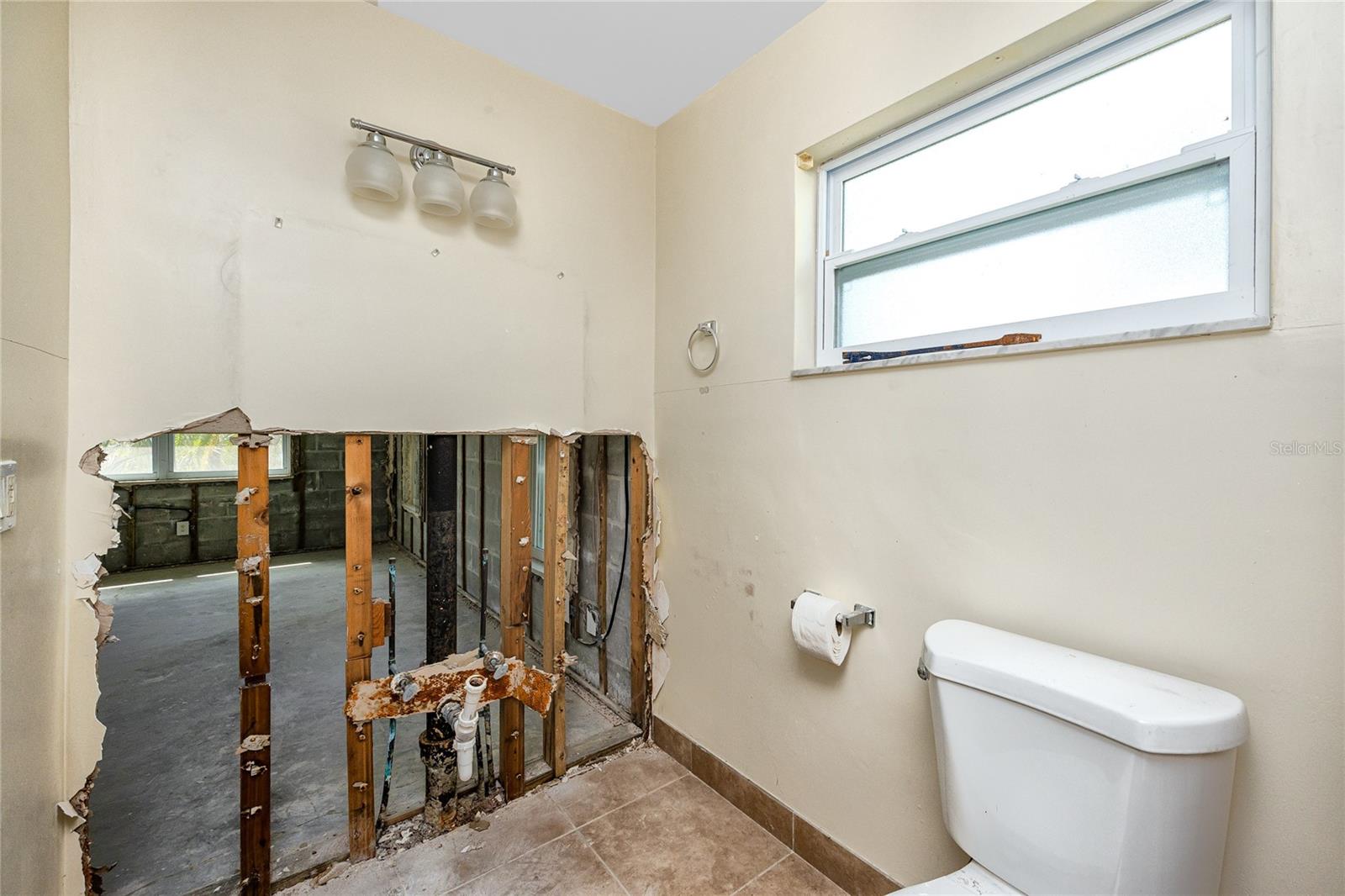 Listing photo id 24 for 11465 7th Street E