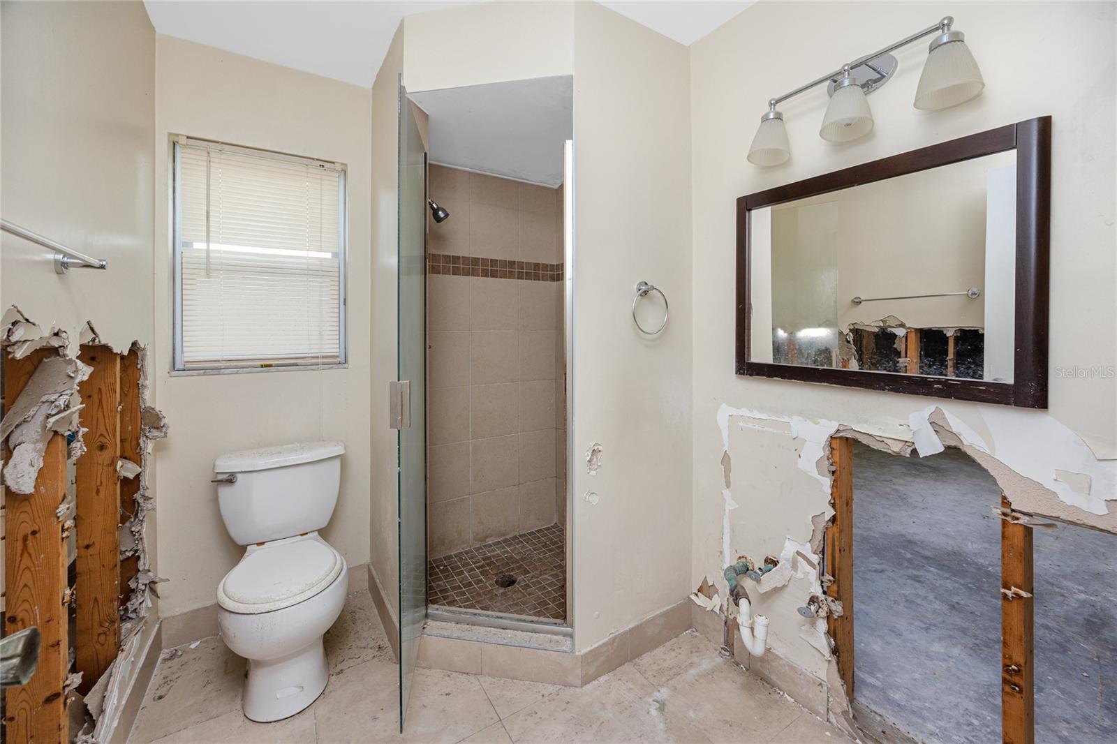 Listing photo id 29 for 11465 7th Street E