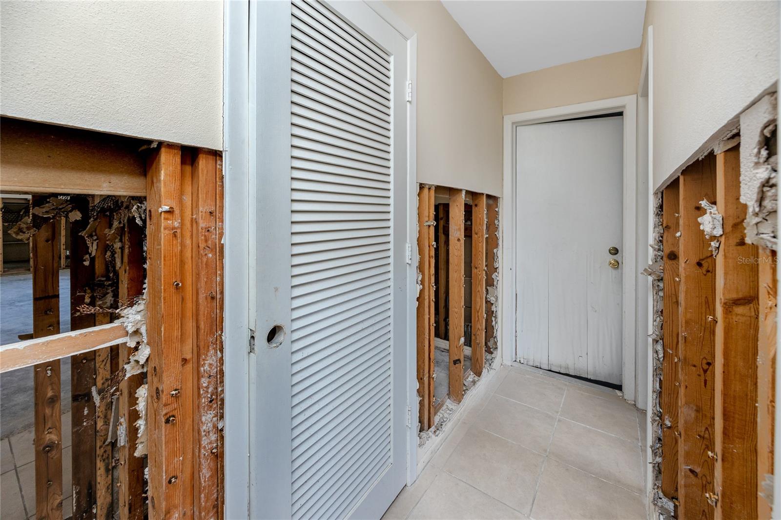Listing photo id 31 for 11465 7th Street E