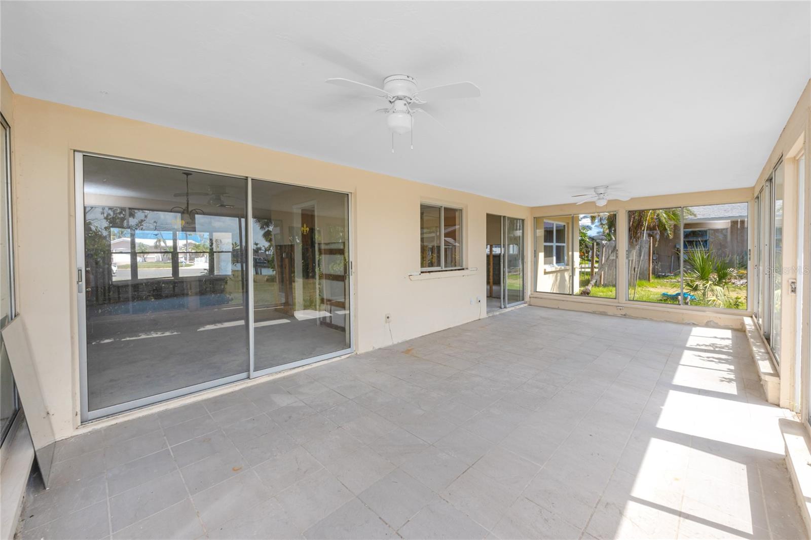 Listing photo id 35 for 11465 7th Street E