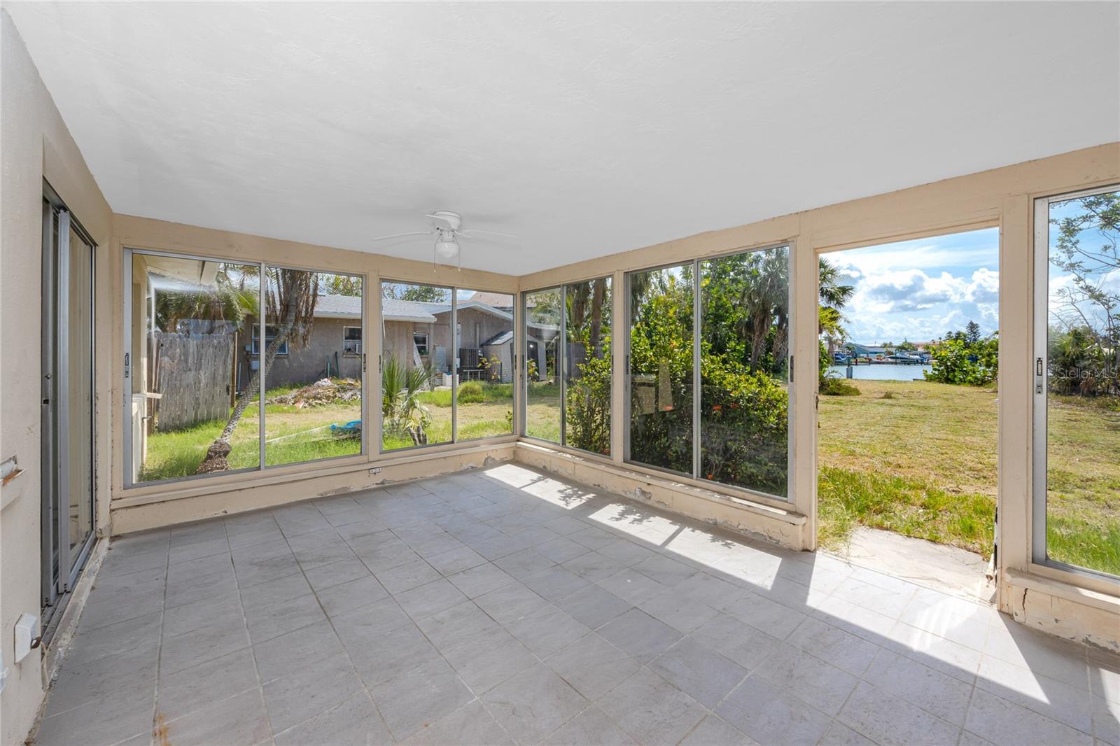 Listing photo id 36 for 11465 7th Street E