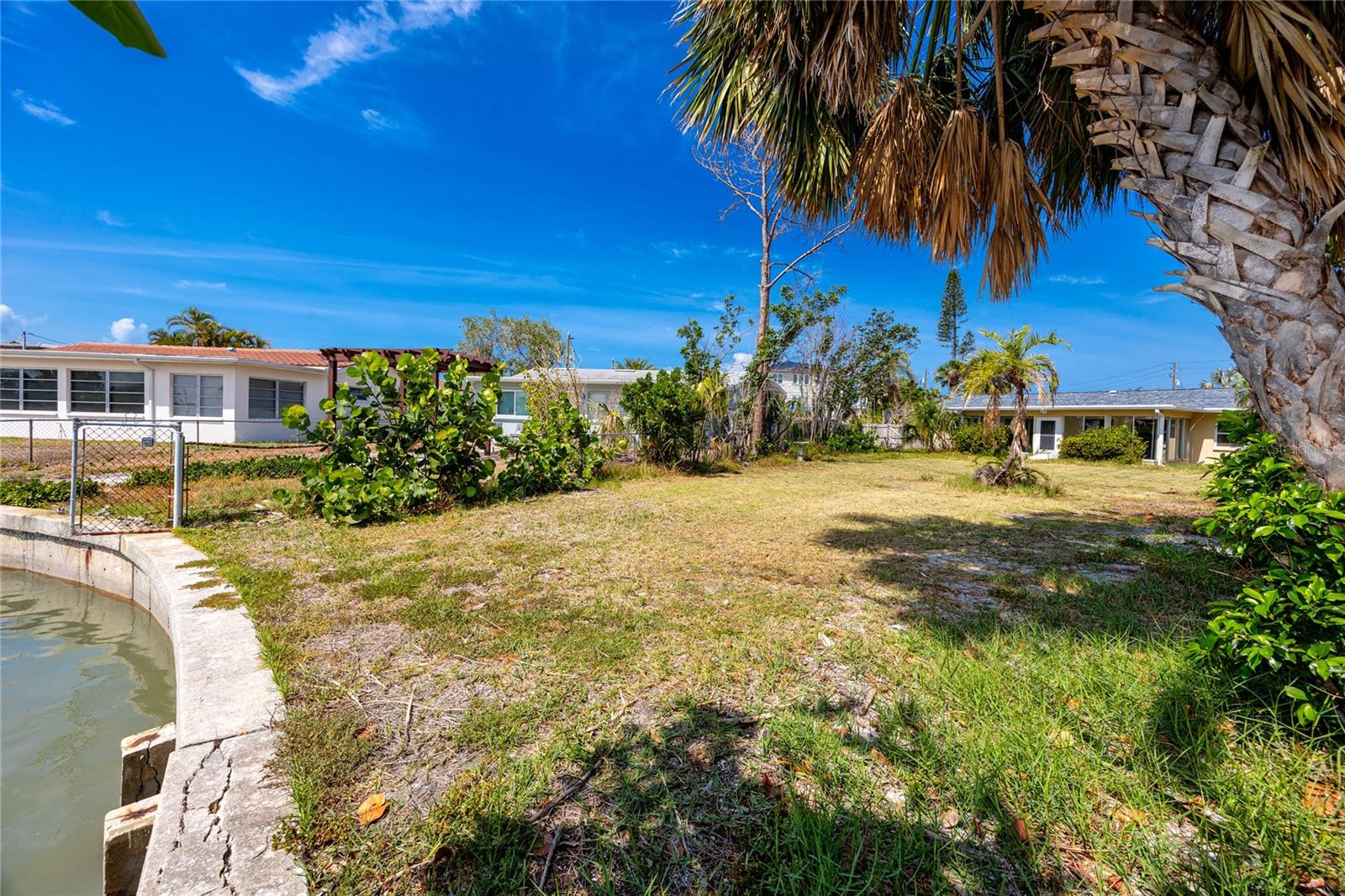 Listing photo id 40 for 11465 7th Street E