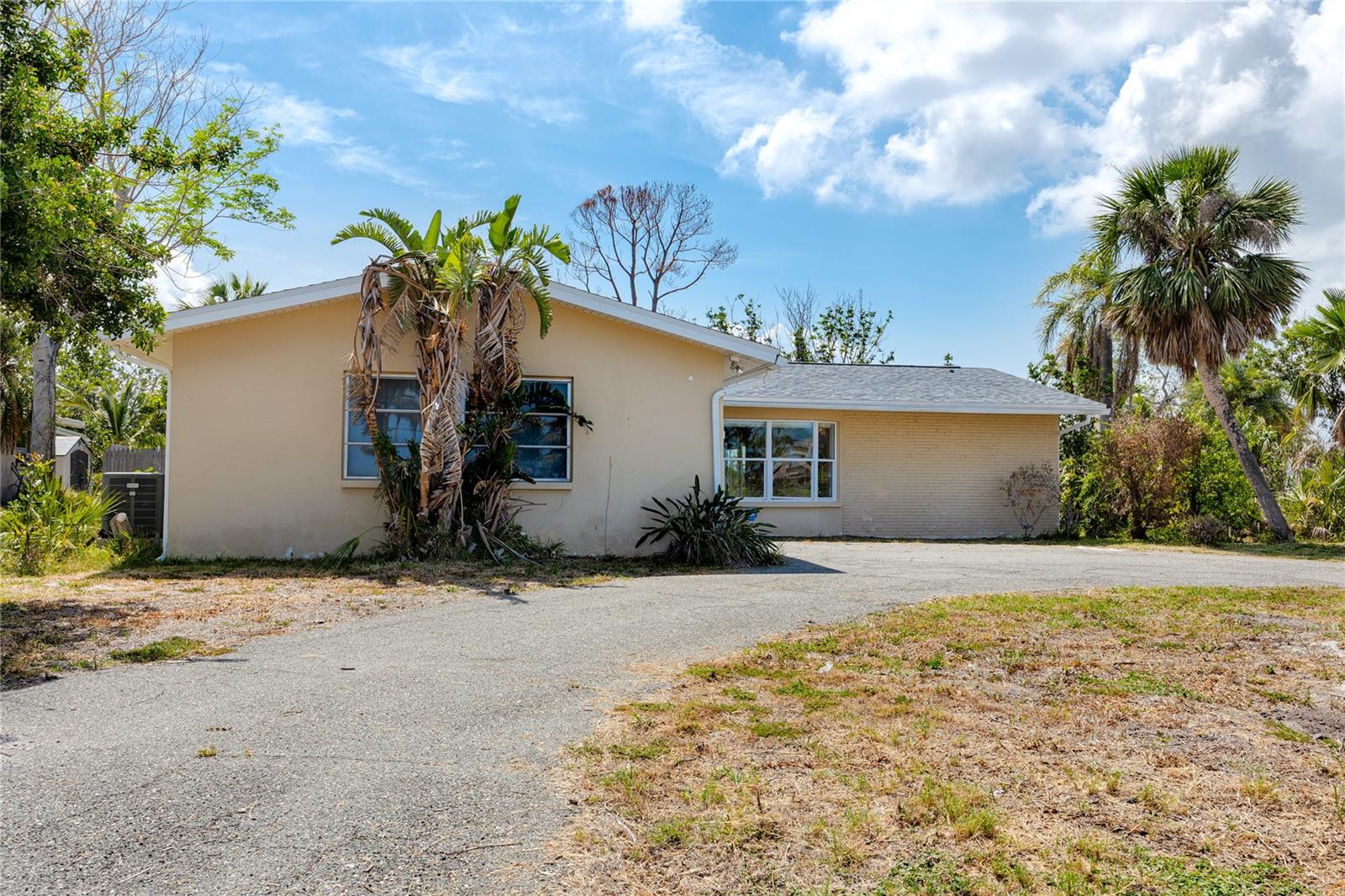 Listing photo id 53 for 11465 7th Street E