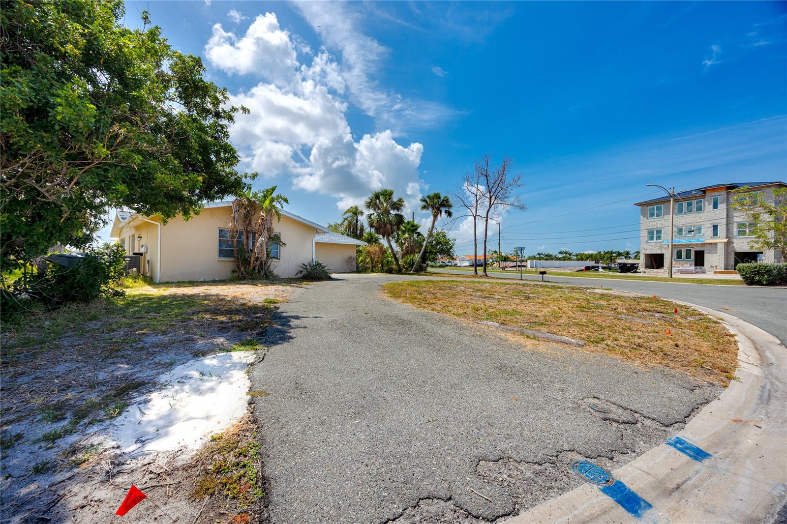 Listing photo id 54 for 11465 7th Street E