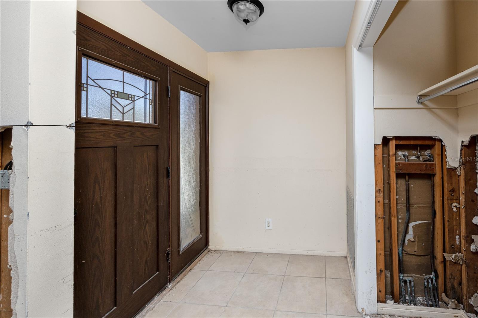 Listing photo id 6 for 11465 7th Street E