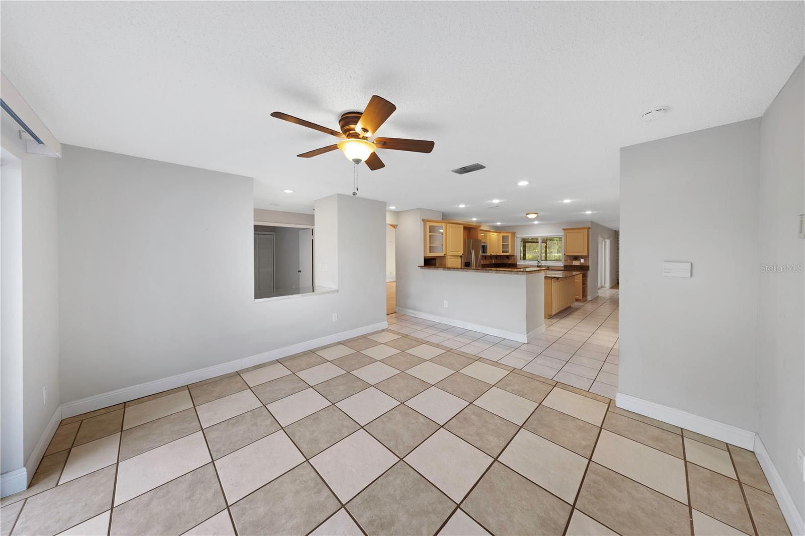 Image 13 of 43 For 605 Citrus Court