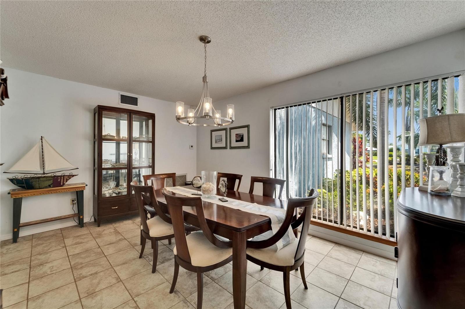 Image 11 of 59 For 7815 16th Avenue Nw