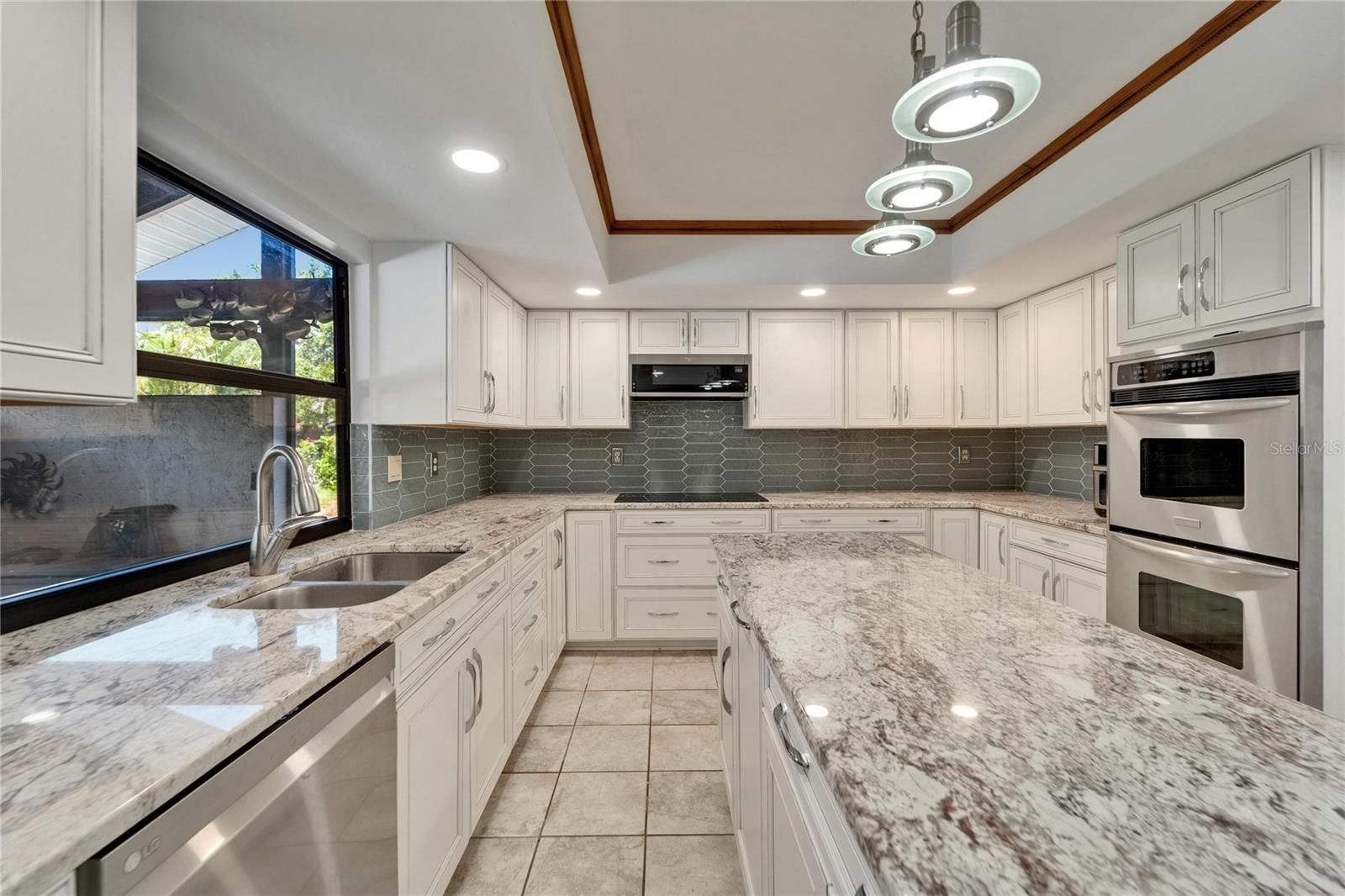 Image 18 of 59 For 7815 16th Avenue Nw