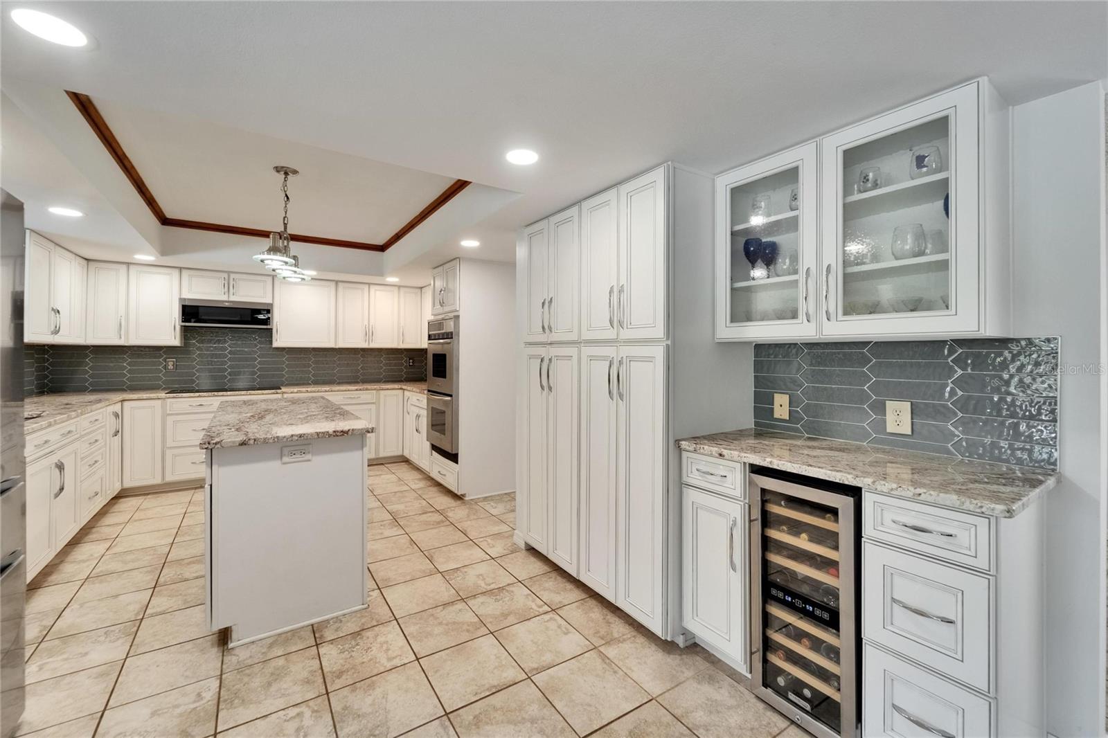 Image 19 of 59 For 7815 16th Avenue Nw