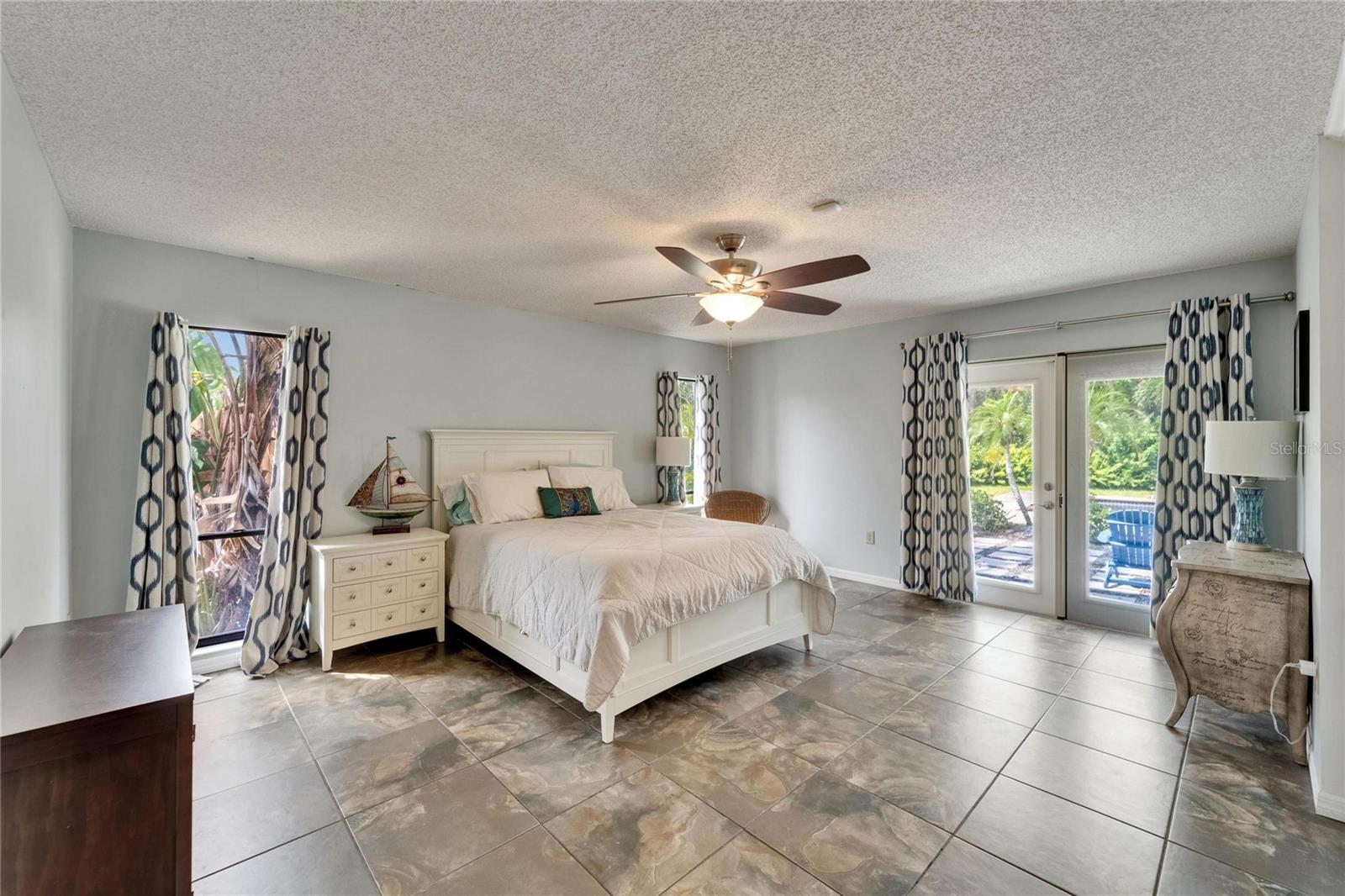 Image 20 of 59 For 7815 16th Avenue Nw