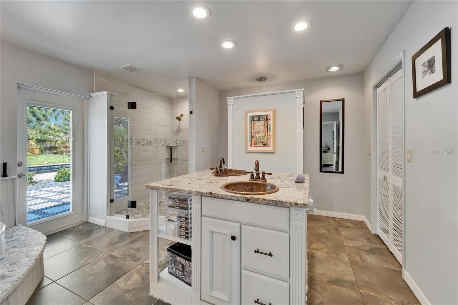 Image 22 of 59 For 7815 16th Avenue Nw