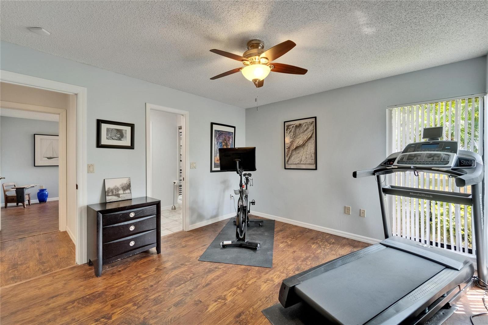 Image 28 of 59 For 7815 16th Avenue Nw