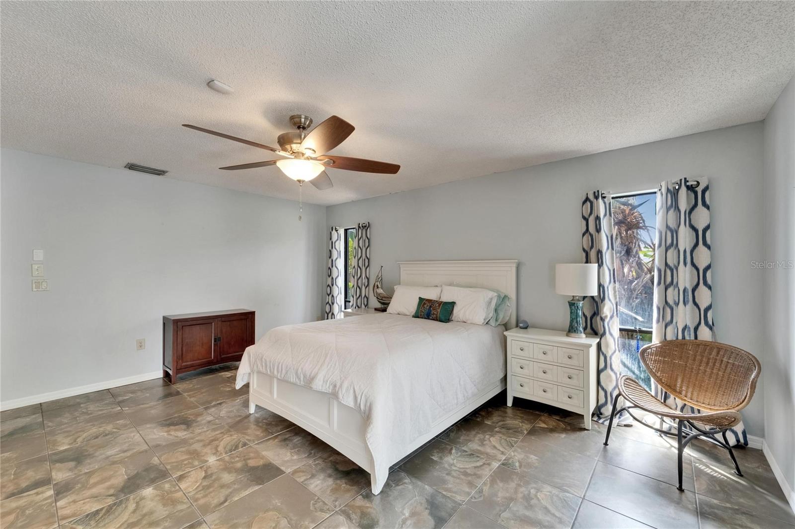 Image 38 of 59 For 7815 16th Avenue Nw