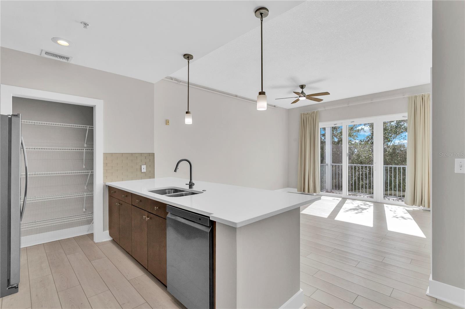 Image 11 of 50 For 1501 Doyle Carlton Drive 303